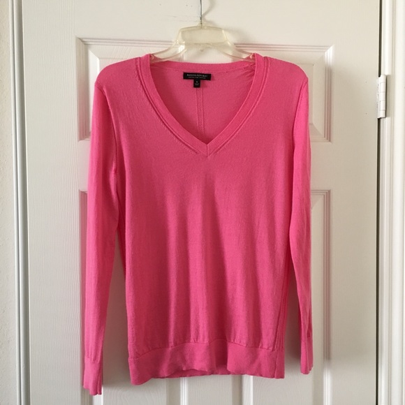 Banana Republic merino wool v-neck sweater - Picture 1 of 7